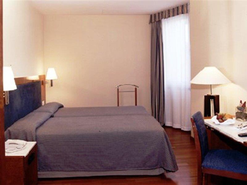 Hotel Pedralbes Barcelona Exterior foto